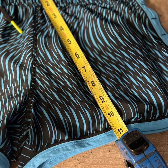 Women’s Running/Athletic Shorts Heat Gear Under Armour XS with drawstring - Picture 6 of 13